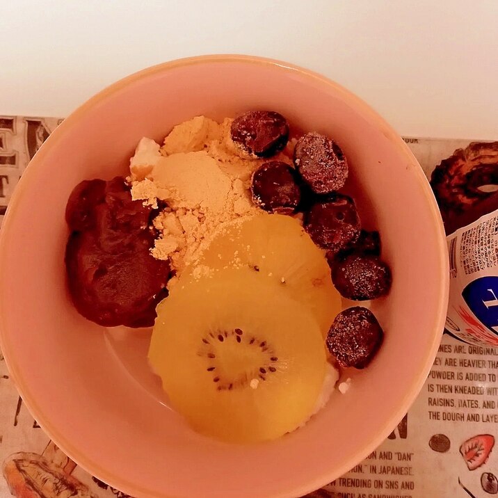 キウイ&ブルーベリー小豆きなこヨーグルト
